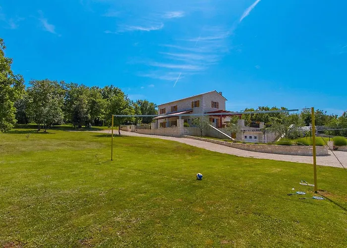 Veronika 펜션 풀라